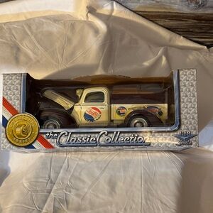 Classic Collection Die-Cast Model Truck - Cream and Brown